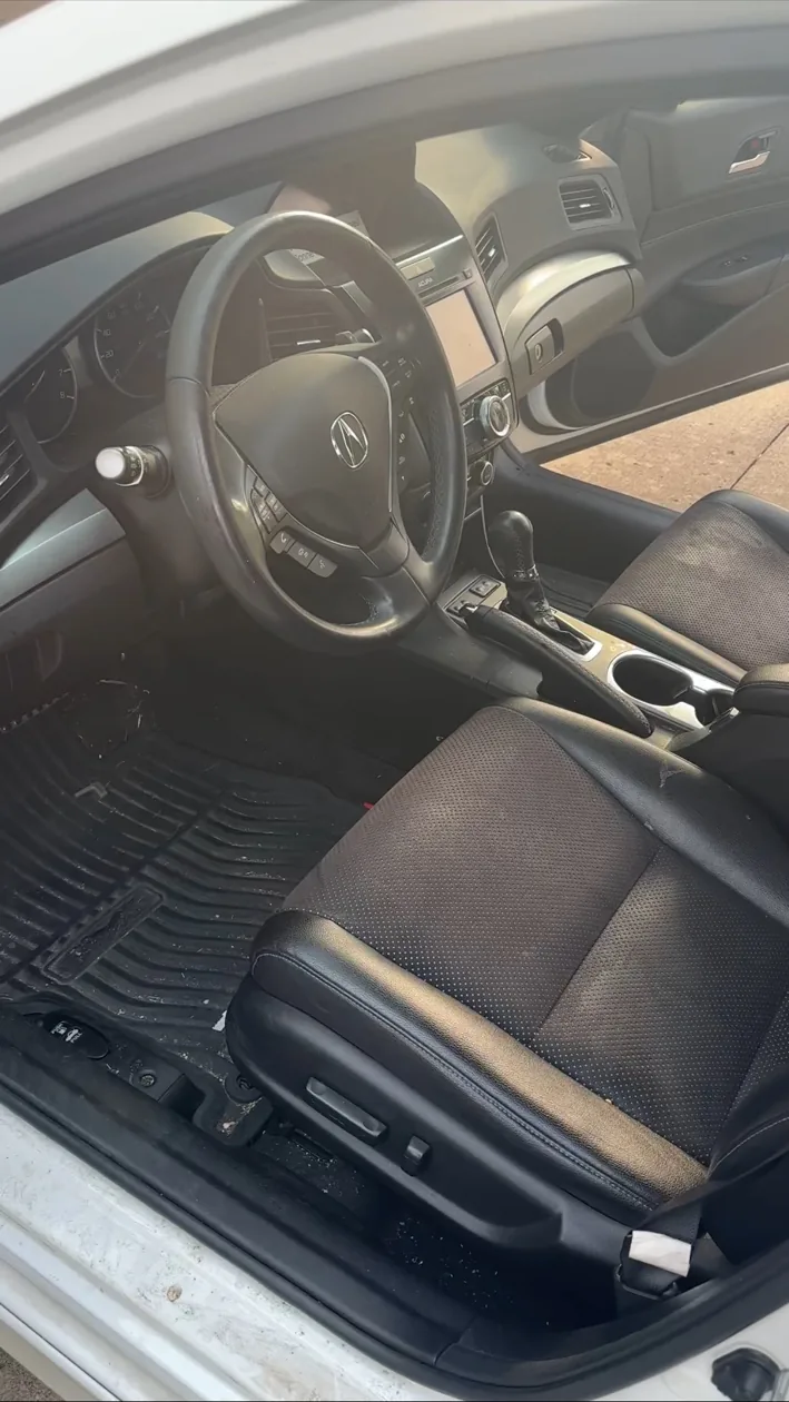 Acura interior before detailing